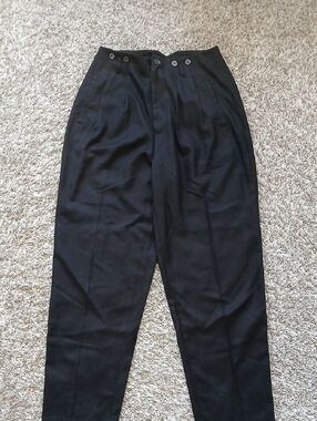 J. Peterman Women's Black Silk Pleated Trousers Size 2